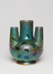 Vaso, c.1900 (faiança vitrificada)