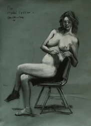 Figura sentada e pensativa
