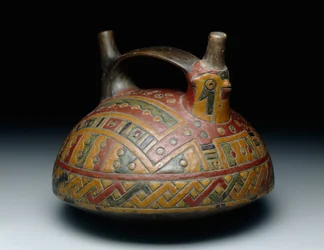 Navio de alça de alça de bico duplo representando um falcão, Early Horizon, Epoch 8, c.500-400 BC (cerâmica e tinta suspensa de resina)