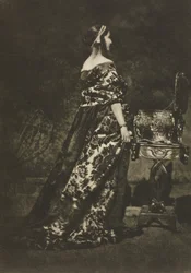 Trabalho de câmera: Retrato - O vestido e o caixão