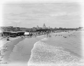 Narragansett Beach and Pier, Rhode Island, c.1899 (foto a p/b)