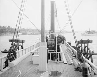 Steamer Clermont, deck, olhando para trás, 1909