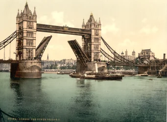 Tower Bridge, em Londres