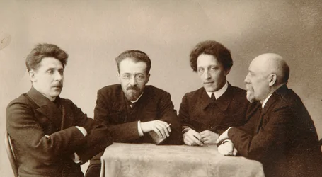 Quatro poetas russos, início do século XX.