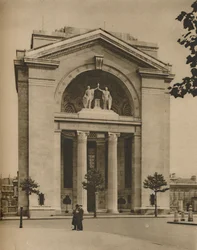 Bush House, uma adição americana ao pós-guerra de Londres, c1935.