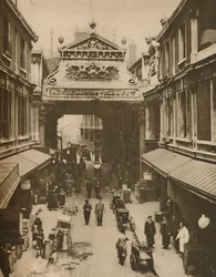 Entrada da rua de Gracechurch ao mercado de Leadenhall - casa de compensação da cidade para aves domésticas, c1935.