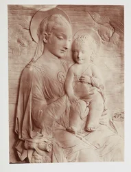 "Virgem com o Menino", de Donatello.