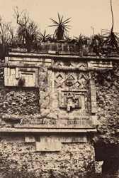 Uxmal, baixo-relevo indiano, Palácio das Freiras (Uxmal, Bas Relief de l