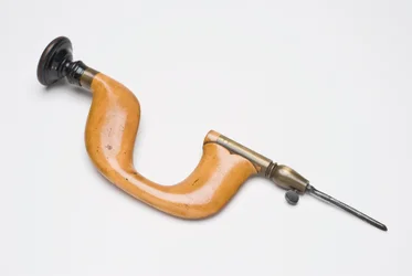Brace (buxo, jacarandá, gunmetal e ferro)