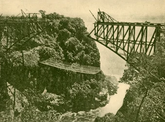 Construindo a ponte ferroviária do Zambesi, c1930.