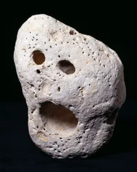 O Munch Pebble (calcário jurássico)