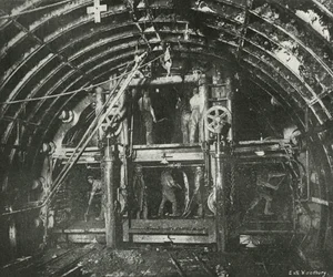 Dirigindo o túnel da Waterloo e da City Railway, c1897
