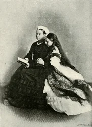 Sua Majestade com a princesa Beatrice, abril de 1871, c1897.
