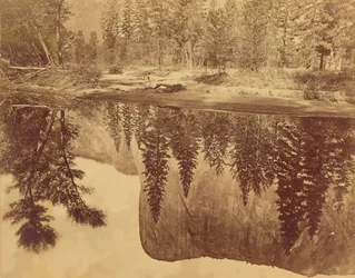 Tutokanula.  Vale do Yosemite.  (O Grande Chefe) - "El Capitan" - Refletido no Merced.