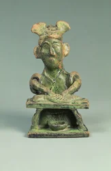 Figura de um peixeiro, artefato de túmulo, Dinastia de Han Oriental, 25-220 (louça de barro)