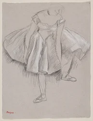 Danseuse rajustant filho chausson, início da década de 1880 (carvão e pastel sobre papel)