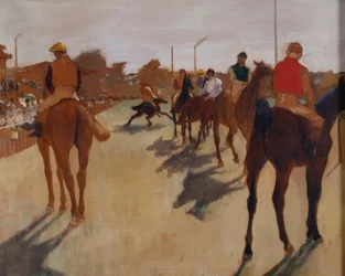 O desfile também diz Cavalos de corrida em frente às arquibancadas