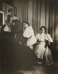[Auto-retrato com Christine e Yvonne Lerolle], provavelmente 1895-96.