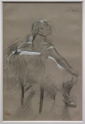 Dançarina sentada (Nelly Frankly). Por volta de 1880. Carvão vegetal criado com giz branco sobre papel. Coleção especial.