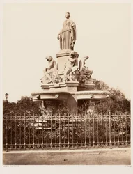 Nîmes, fonte