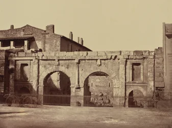Nîmes. Porta de Augusto