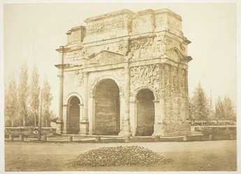 Arco antigo uma laranja