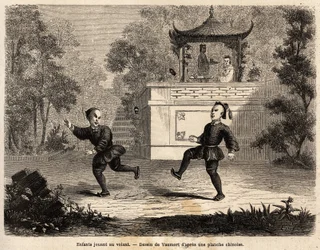 Crianças chinesas brincando ao volante (bola de couro, anéis de metal pesado e 3 longas penas implantadas), sob a supervisão da mãe, desenhadas por Vaumort (? -1886), para ilustrar a viagem de Shangai a Moscou, de 1859 a 1862, de M. de Bourb