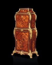 Petit secretaire a abattant, c.1860 (ormolu com pau-santo, túlipa e marchetaria de amaranto)