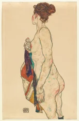 De pé nu com roupão estampado. 1917