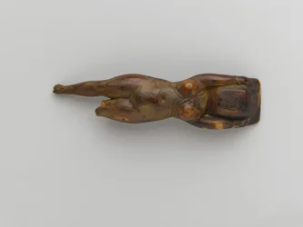 Prato de toalete realizado por uma figura de uma mulher flutuando, de Saqqara