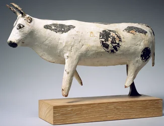 Touro ou boi, reino médio (madeira pintada)