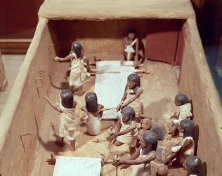 Modelo funerário de uma oficina têxtil, do túmulo de Meketre, Vale dos Nobres, Médio Império, c. 2000 a.C.