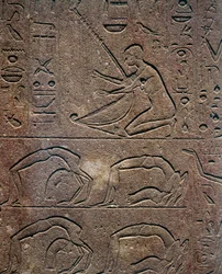 Celebrações com harpista e acrobatas, relevo, Capela Vermelha de Hatshepsut, reconstrução exposta no Museu de Karnak, Civilização Egípcia, Novo Reino, Dinastia XVIII