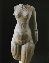 Torso feminino, provavelmente Nefertiti, mulher do faraó ...