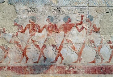 Cena de procissão, parede leste, pátio superior, Templo Mortuário de Hatshepsut, Deir el-Bahari, Necrópole Tebana (Lista do Património Mundial da UNESCO