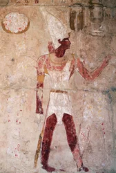 Relevo representando Tutmés III com a coroa do Baixo Egipto, templo mortuário da rainha Hatshepsut, Deir el-Bahri, necrópole tebana (Lista do Património Mundial da UNESCO