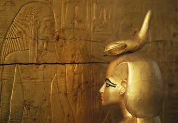 Estátua de Selkis ou Serket protegendo uma arca de frascos canópicos, Tesouro de Tutankhamon