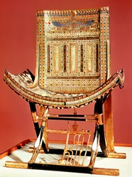 O faraó trono eclesiástico, do túmulo de Tutancâmon (c.1370-52 aC) Novo reino (madeira incrustada) (ver também 59232)