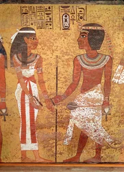 Tutankhamon (c.1370-1352 aC) e sua esposa, Ankhesenamun, de seu túmulo, New Kingdom (calcário pintado)