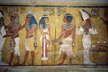 Tutankhamun diante de Osíris, faraó em frente à deusa Nut e Ay realizando a cerimónia de abertura da boca, fresco, parede da câmara funerária, Túmulo de Tutankhamun, Vale dos Reis, Tebas, Egipto. Civilização egípcia, Novo Reino, Dinastia XVIII