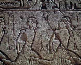 Prisioneiros assírios de Ramsés II, relevo, Templo Principal de Abu Simbel (Lista do Património Mundial da Unesco