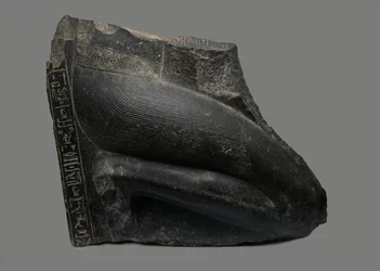 Estátua ajoelhada de Khaemwaset, 1281-1277 aC