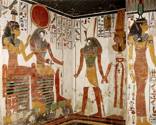Nefertari é trazido diante do deus Re-Horakhty por Horus, do túmulo de Nefertari, New Kingdom (pintura de parede)