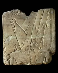 O Faraó Ramsés II e o Deus Amun ...