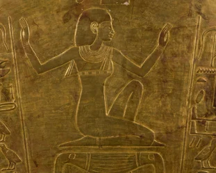 A deusa Ísis, pormenor decorativo do sarcófago da rainha Tuya, mãe de Ramsés II, madeira dourada, Civilização Egípcia, Novo Reino, Dinastia XIX