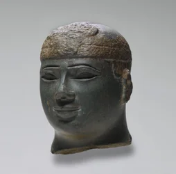 Chefe de uma régua kushita, c.716-02 aC (xisto verde)