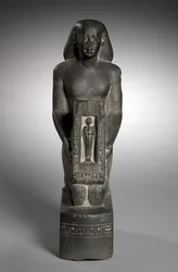 Estátua naofórica do oficial de finanças e superintendente de campos, Horwedja, 521-486 aC