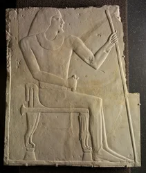 Alívio de Nyankhnesut sentado, de Saqqara, c.2311-2281 aC