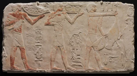 Alívio de três portadores de ofertas, de Saqqara, c.2311-2281 aC