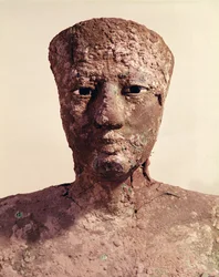 Estátua de Pepi I (2289-2255 a.C.), pormenor da cabeça, encontrada em Hieracômpolis, c. 2281-2241 a.C.